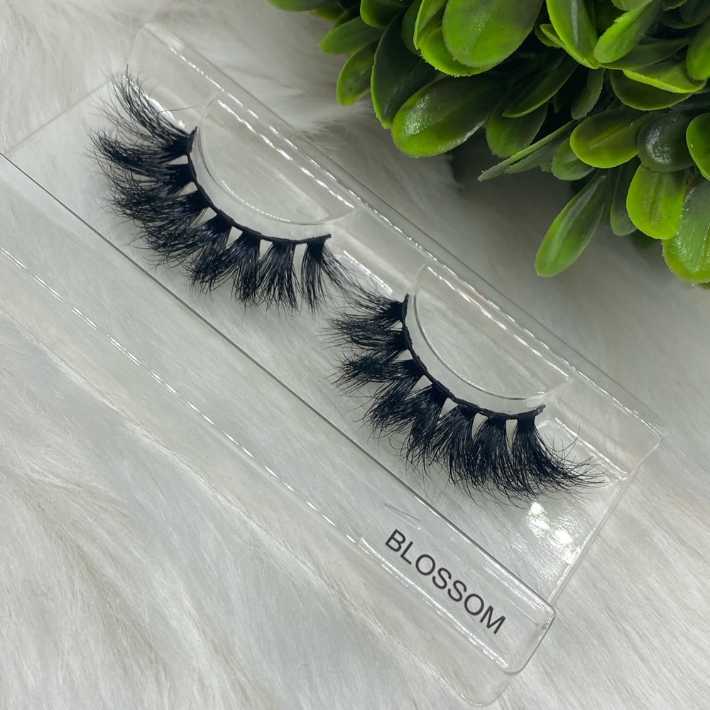 Blossom lashes